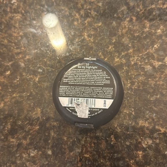 Essence Pure Nude Highlighter in 10 Be My Highlight 0.22oz Used once or twice - Picture 2 of 3
